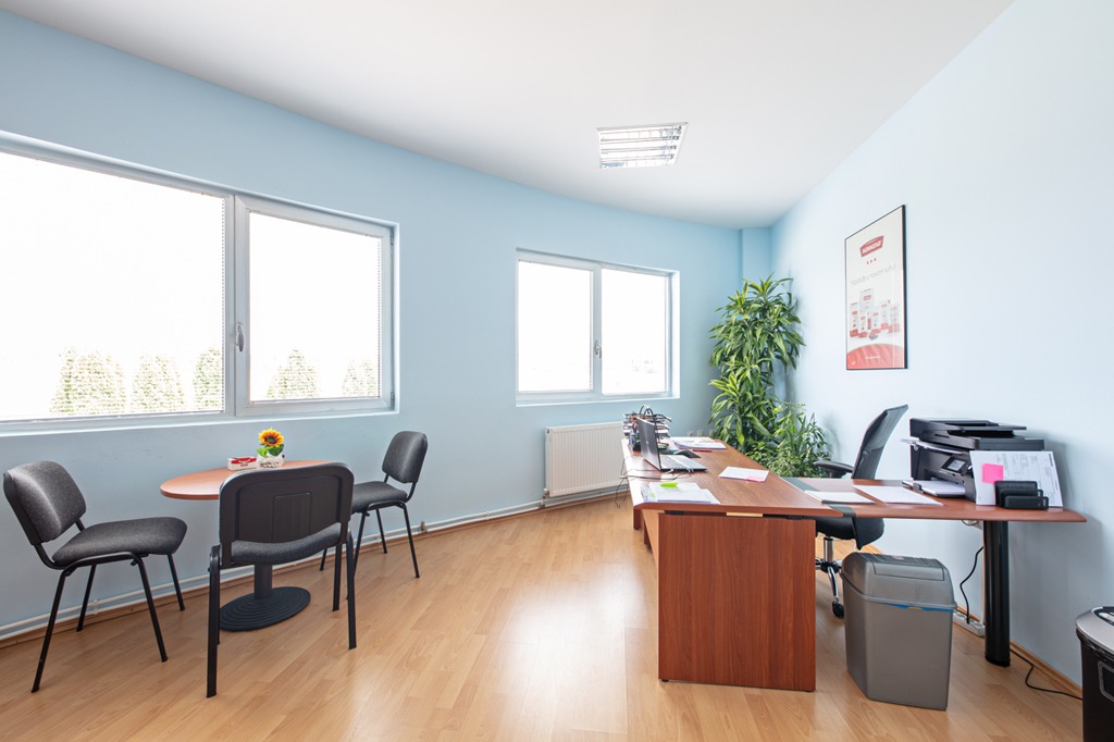 Дистрибутивен центар · 3,000 м²